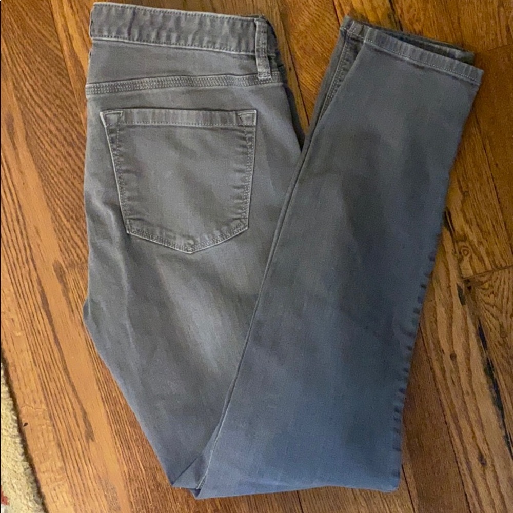 Loft size 8 modern skinny jeans grey
